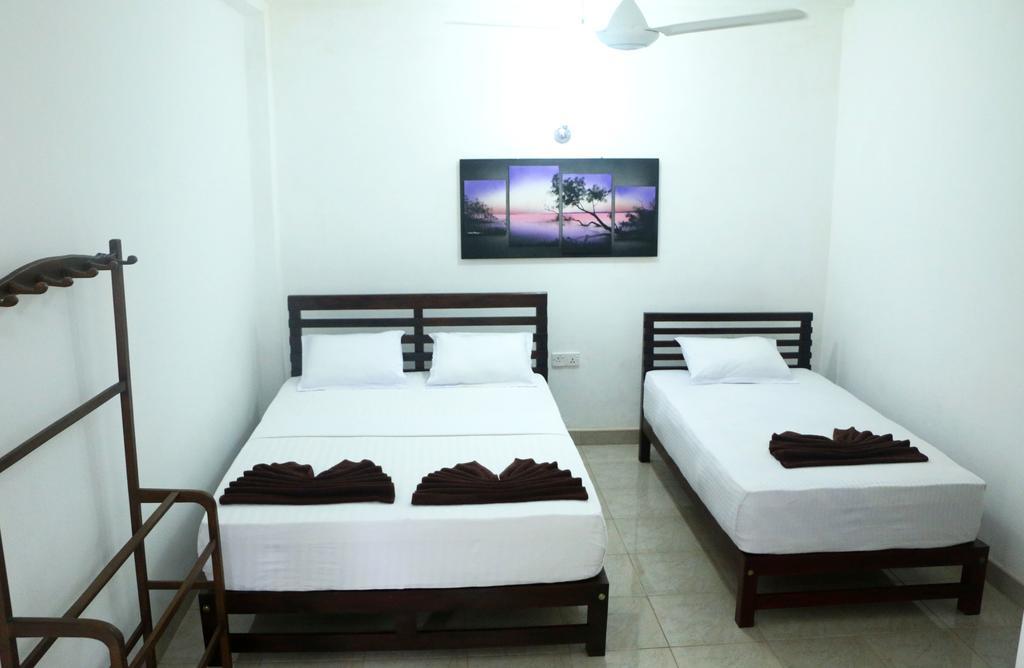 Hotel T & T Anuradhapura Exterior foto