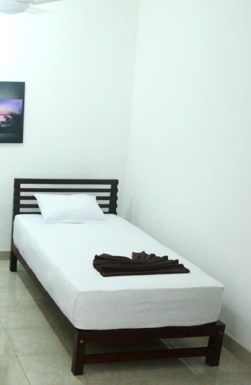 Hotel T & T Anuradhapura Exterior foto